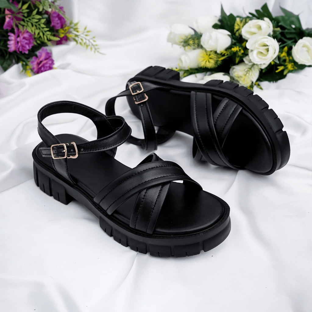 Maddie - Black