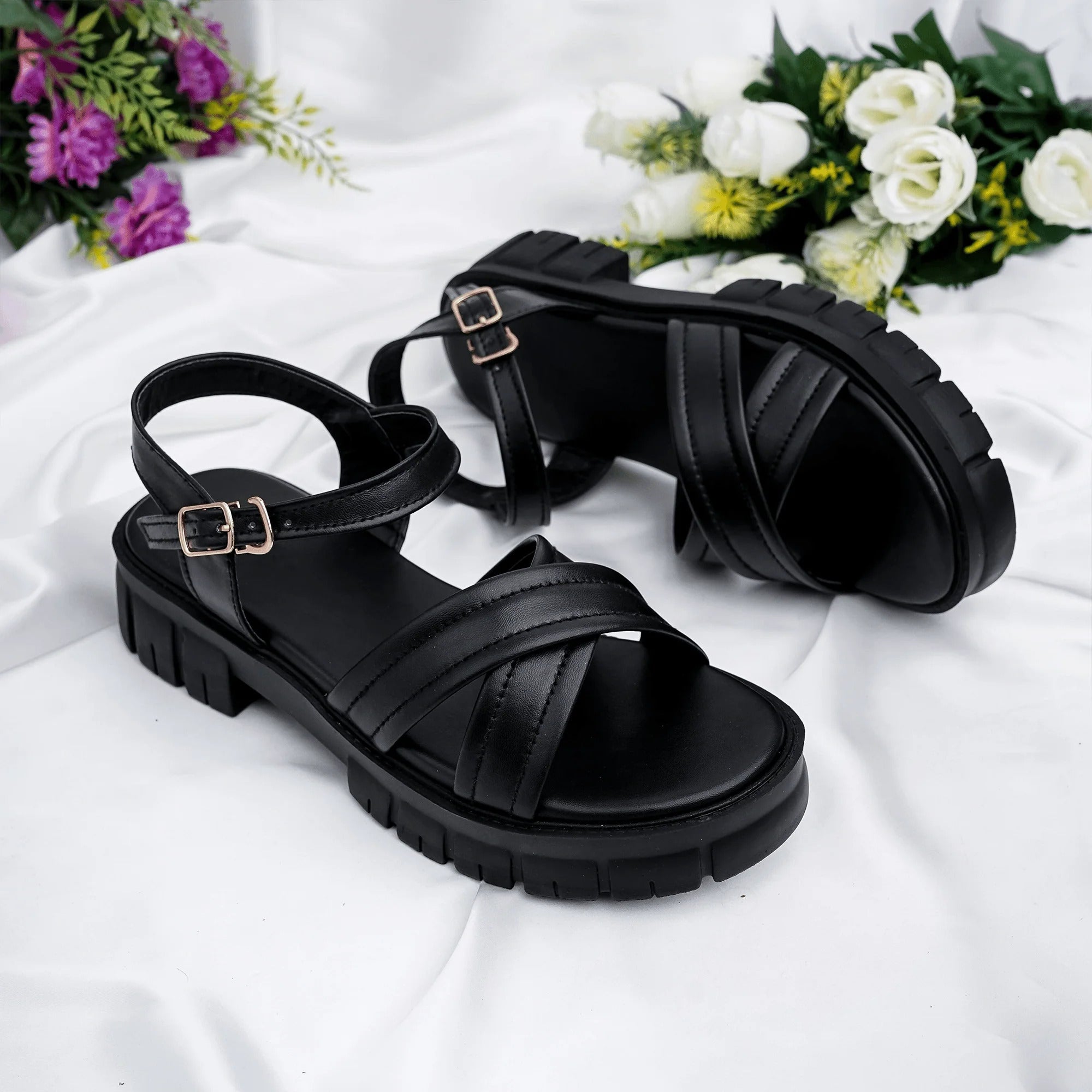 Maddie - Black