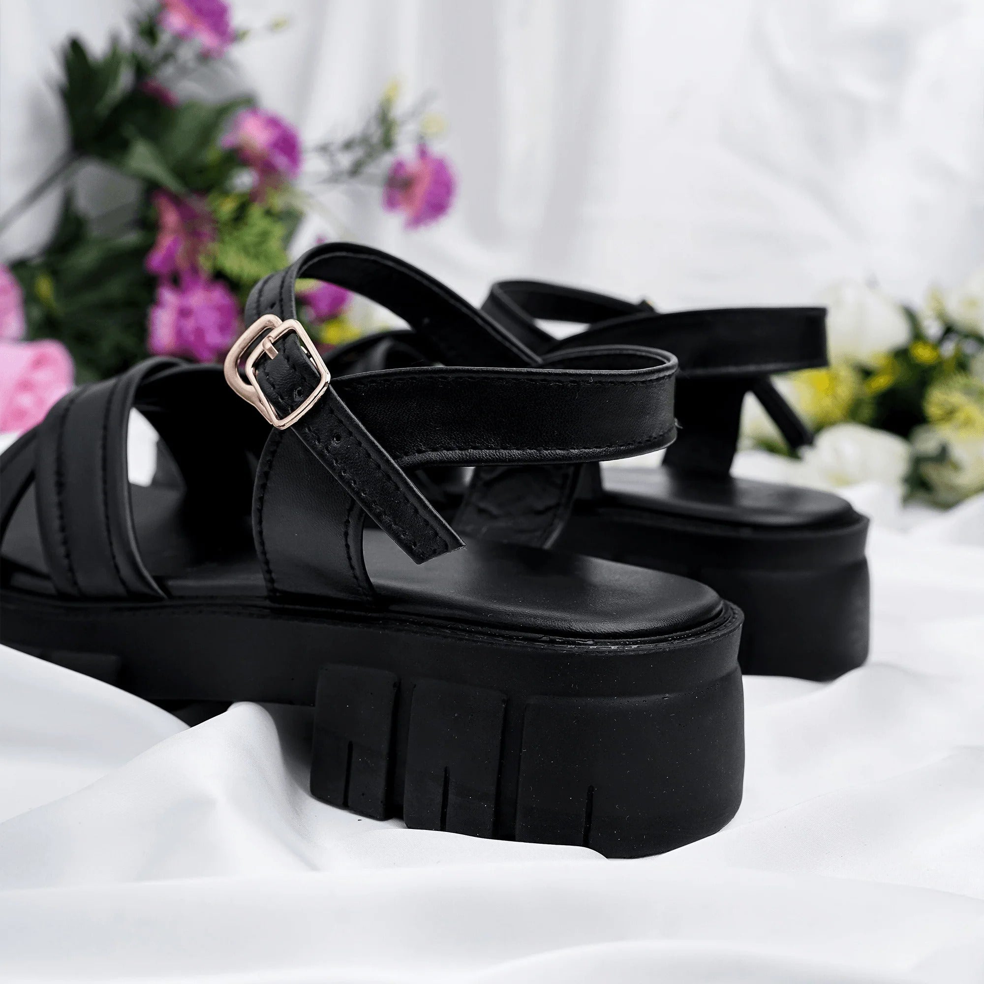 Maddie - Black