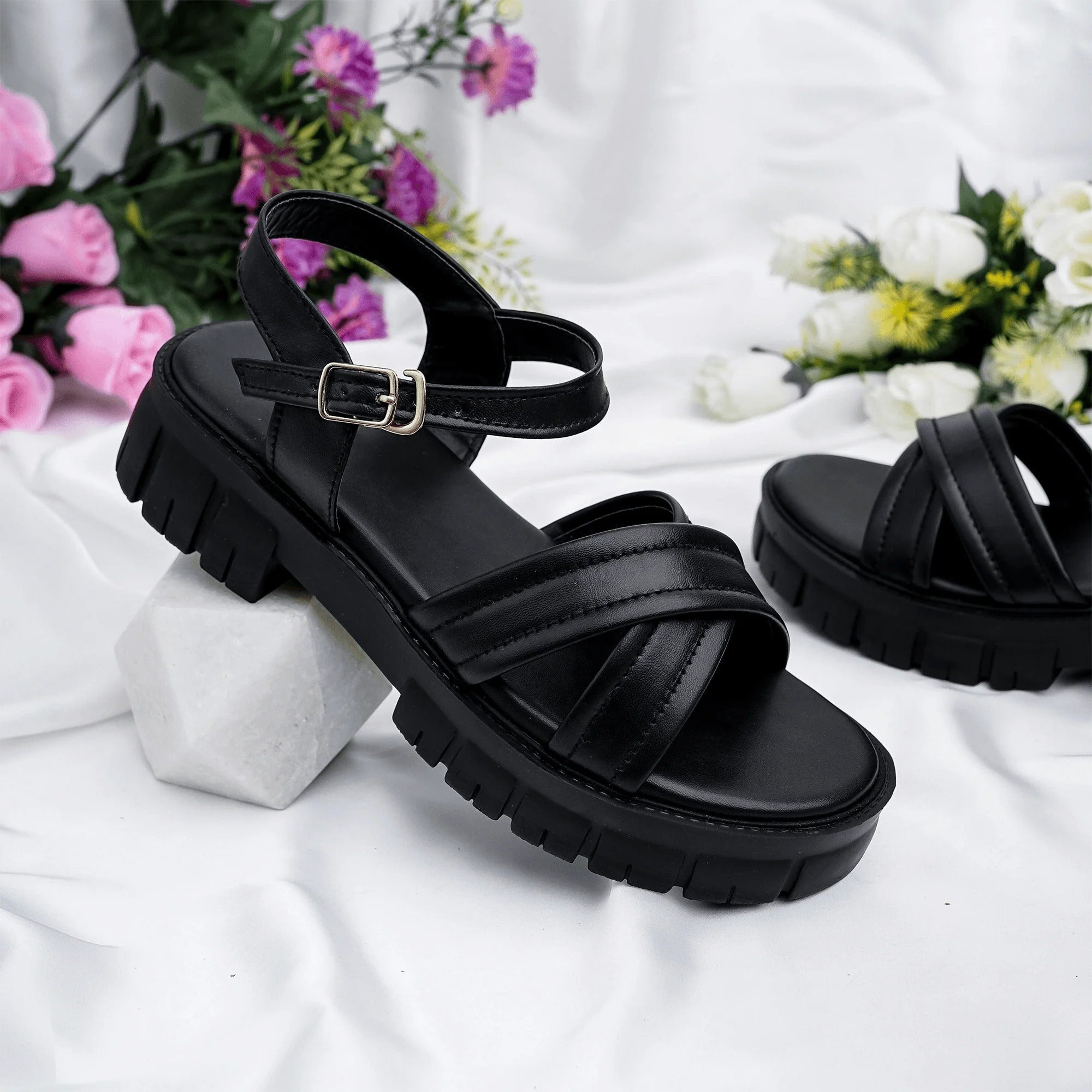 Maddie - Black